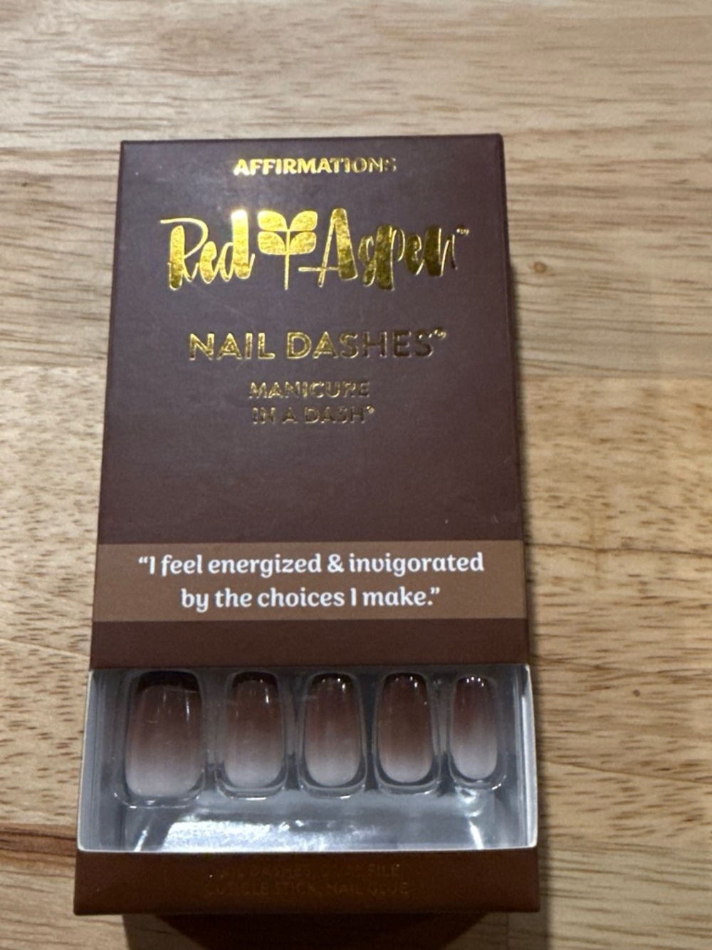 Red Aspen Brown Ombre Nail Dashes – Press-On Manicure